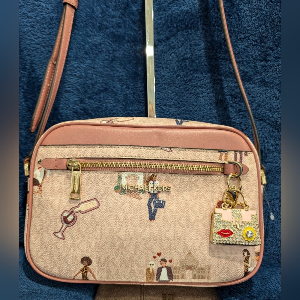 Michael Kors City print Crossbody Bag AND unbranded Bag Charm. 9.5x6.5x2", NWOT - Picture 2 of 13